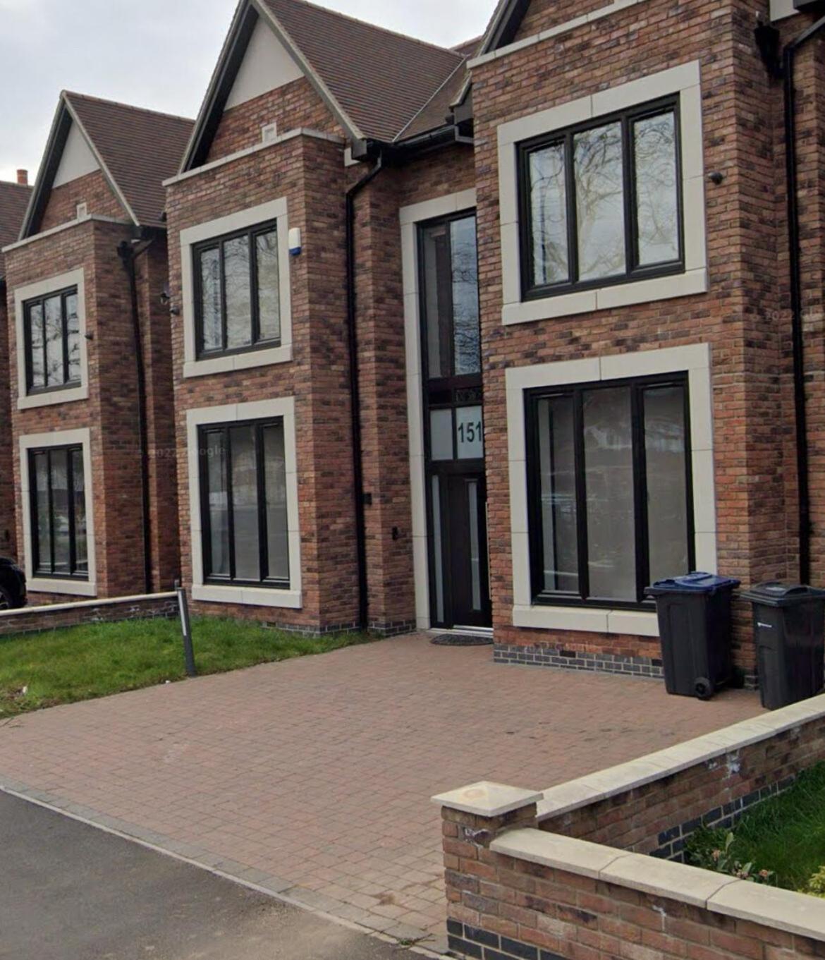 5 Bedroom House